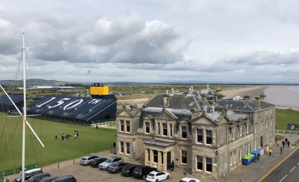 St.Andrews där golfen uppfanns. Börja spela golf du med!
