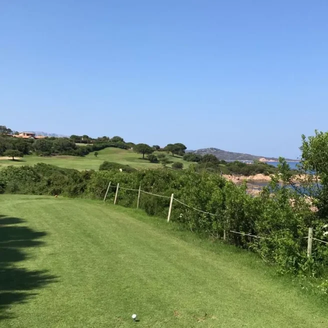 Puntalida green vid vattnet på Sardinien